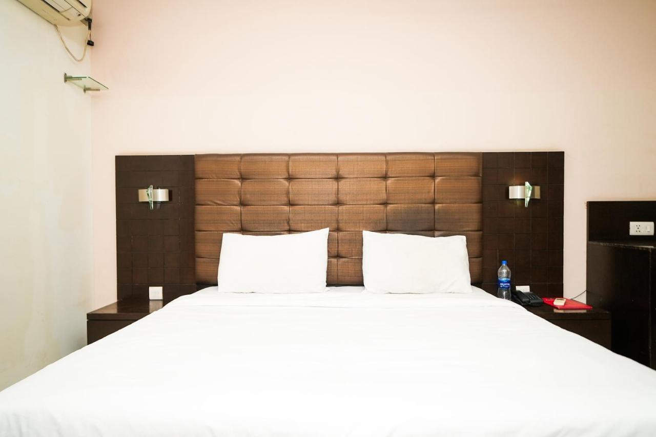 Stay Well Hotels & Homes Gurgaon Exteriör bild