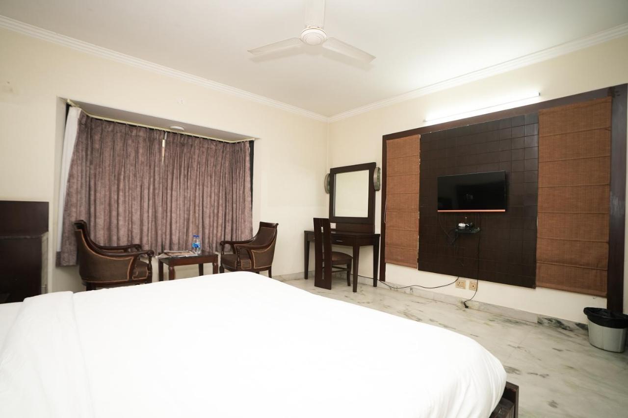 Stay Well Hotels & Homes Gurgaon Exteriör bild